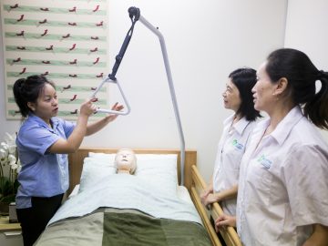 ワーキングホリデーで看護留学！アシスタントナースになろう☆