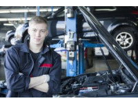 自動車整備コースで学生ビザGET＋手に職を！