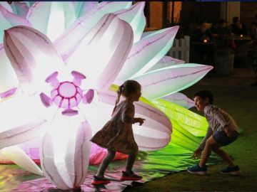 メルボルン南東部のブンジル・プレイスでアートの祭典