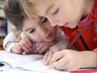 チャイルドケア特割1250ドル〜、入学金0＋初ターム50%OFF