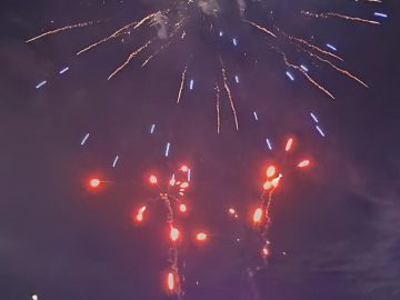 シドニーで毎週土曜日、無料の花火が見られるのを知っていますか？