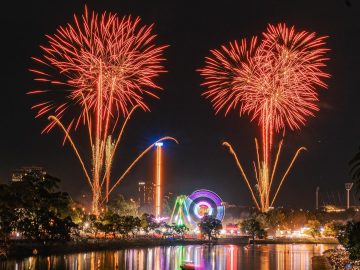 パレードや名物バードマン大会も！ヤラ川沿いの無料フェスティバル