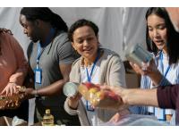 社会貢献を通してリアルな英語に触れる