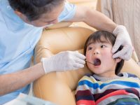 歯垢と歯石の違いとは？定期検診の重要性と専門医のご紹介